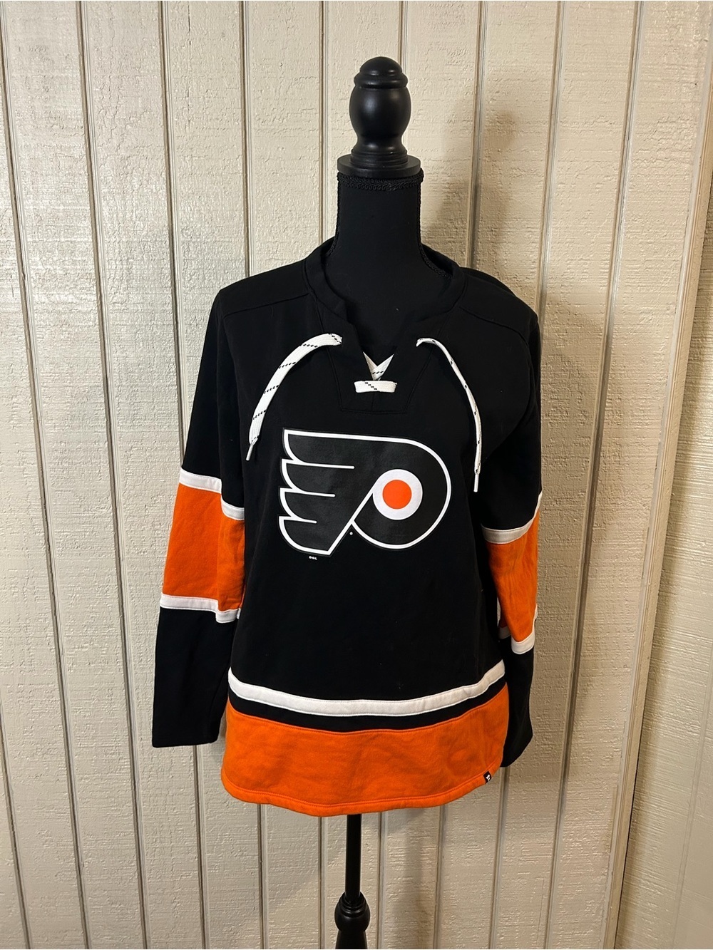 Fanatics Philadelphia Flyers Pullover Sweatshirt, size large.